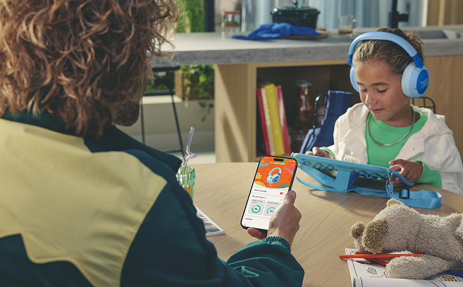 JBL Junior 470NC Blue