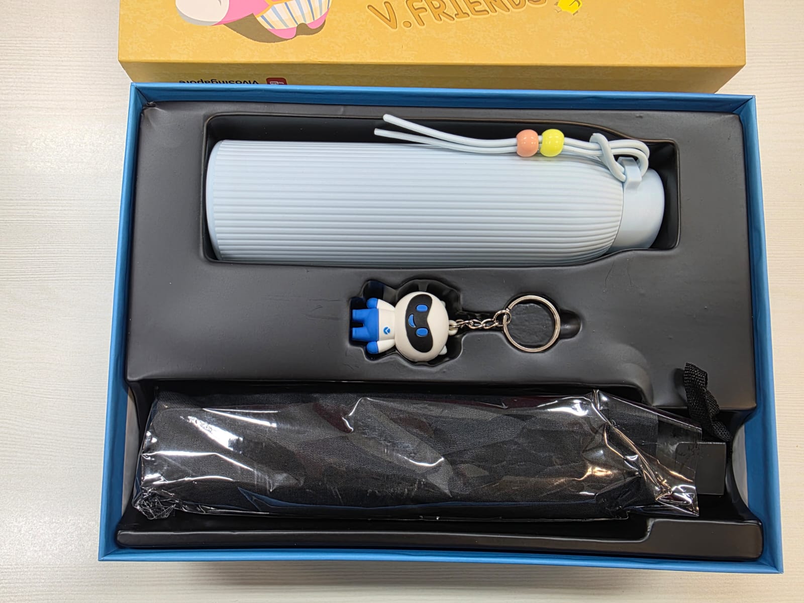 FREE GIFT FOR ORDER ABOVE $200