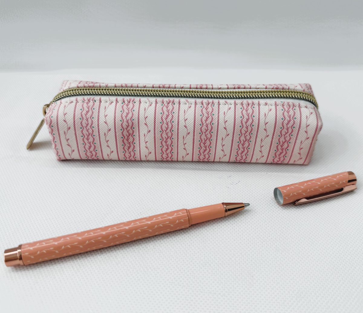 Stationery Set - Pencil Bag And Pen 024002