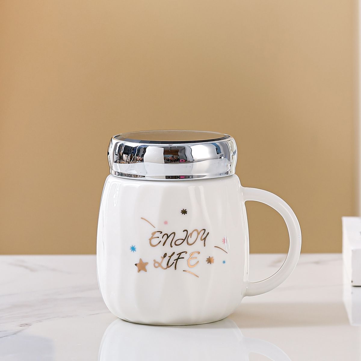  CERAMIC MUG WHITE W LID 23342