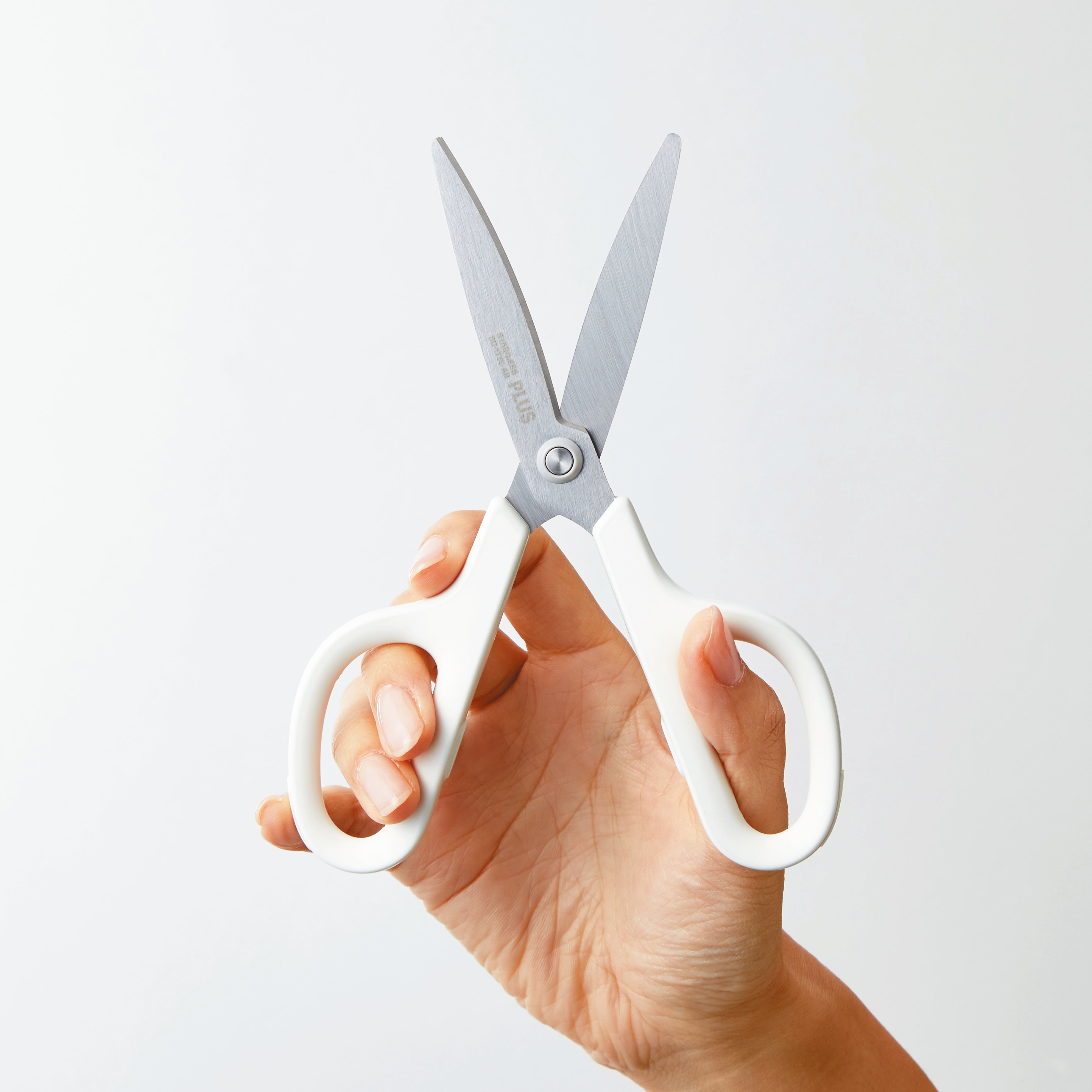 PLUS FCC ANTIBAC SCISSOR 175SAB WH 35735