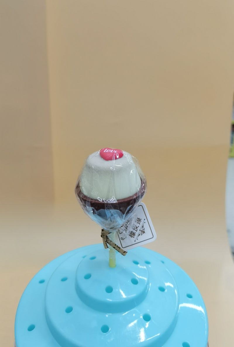 ERASER CAKE-SHAPED