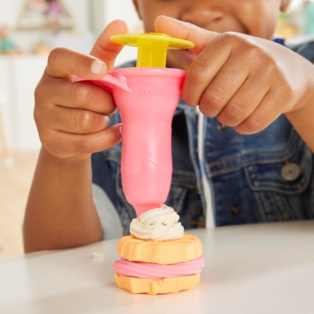 HASBRO PLAYDOH KITCHEN CREATIONS TWIRL N SERVE ICE CREAM PLAYSET