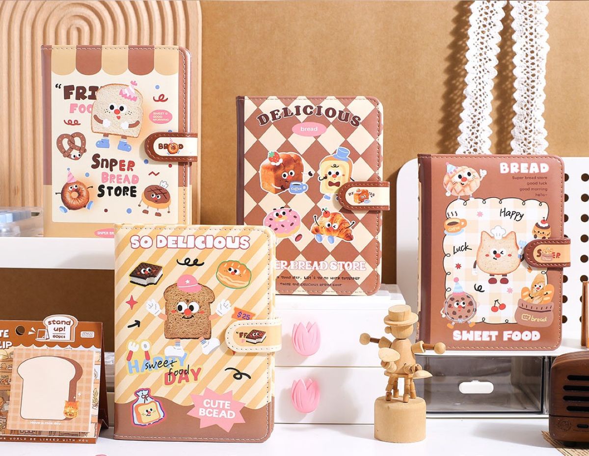 Assorted Notebook With Magnetic Bucklebread 112S