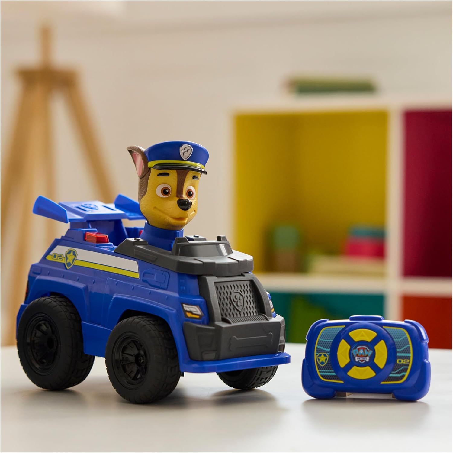 PAW PATROL CHASES REMOTE CONTROL POLICE CAR