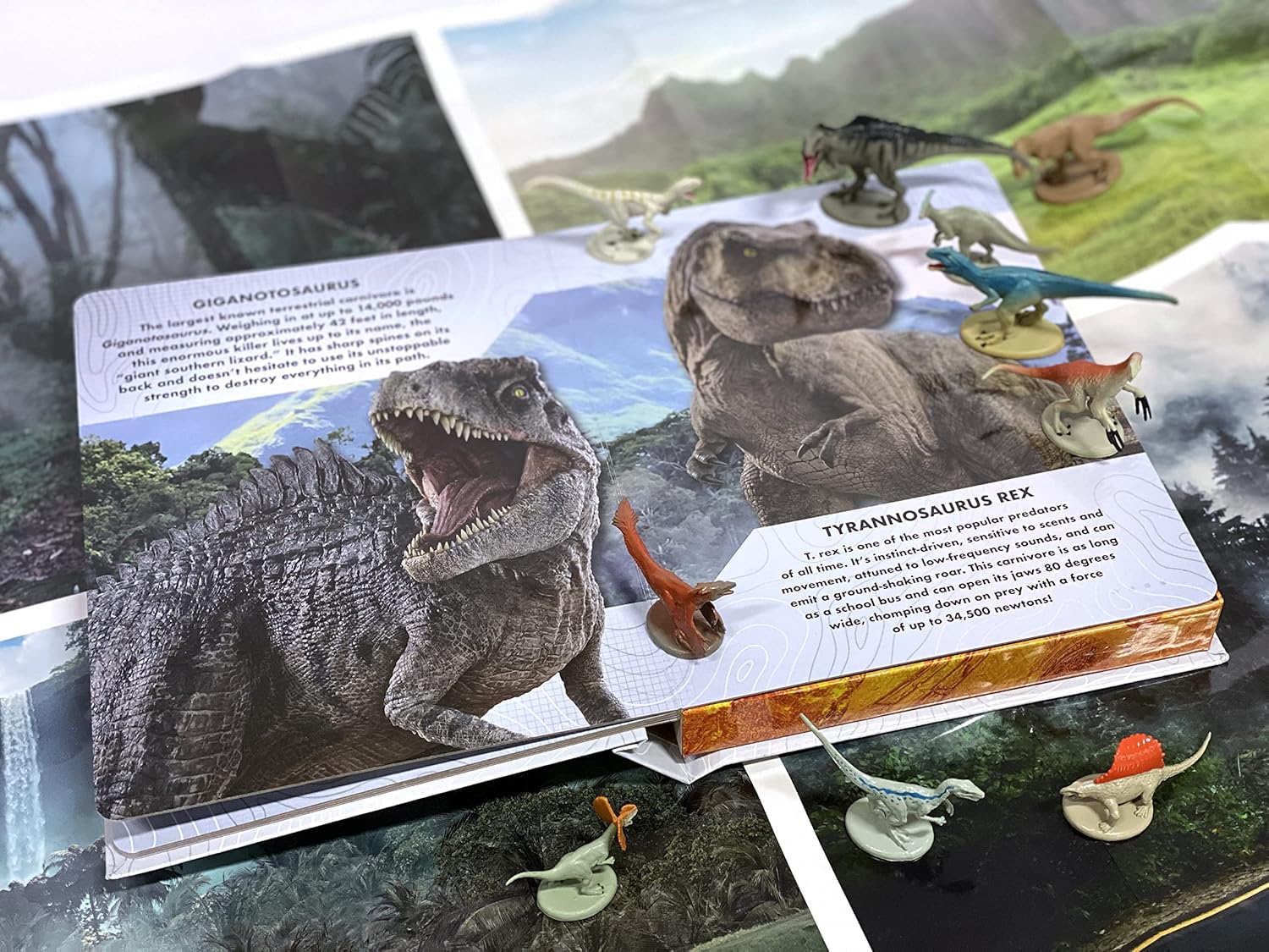 My Busy Book: Universal Jurassic World (Board Book – Picture Book)
