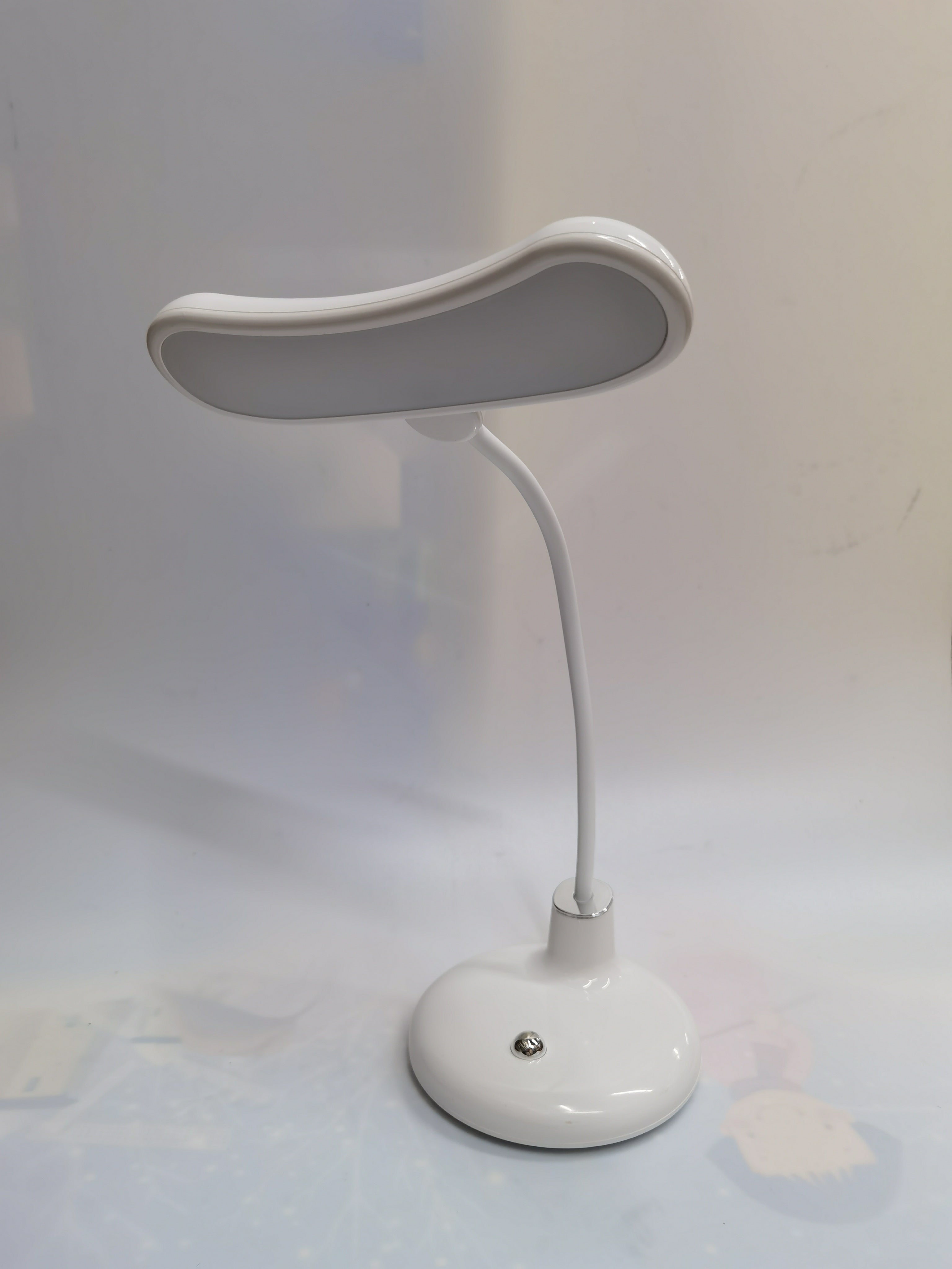 XINGFA USB DESK LAMP LD3091