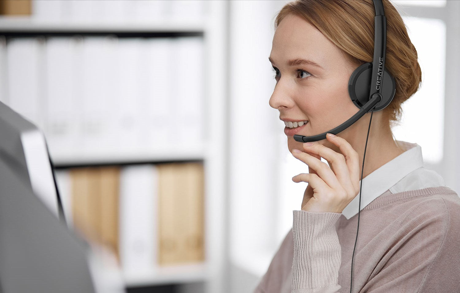 Creative HS-220 USB Headset with Noise-Cancelling and Inline Remote