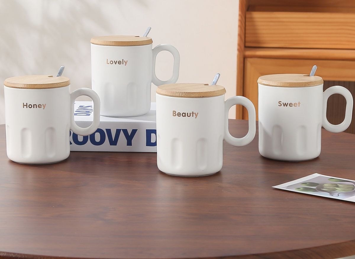  CERAMIC MUG WHITE W LID Y1314