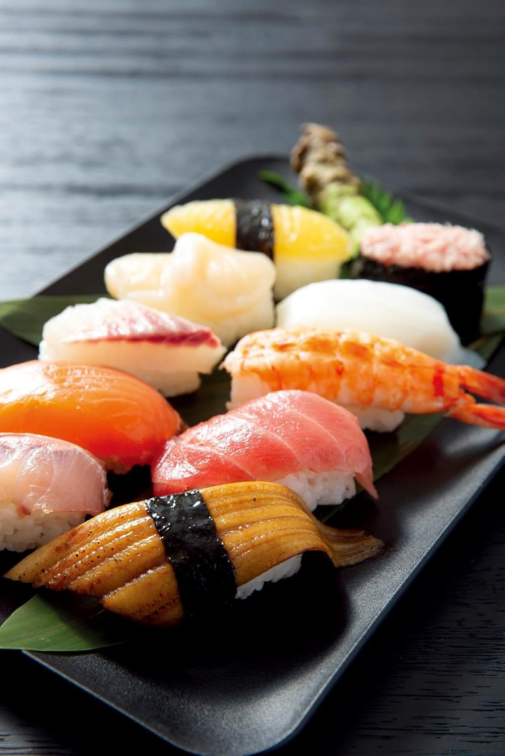 Essential Pocket Guide to Sushi: More Than 300 Types of Sushi Explained! (Paperback)
