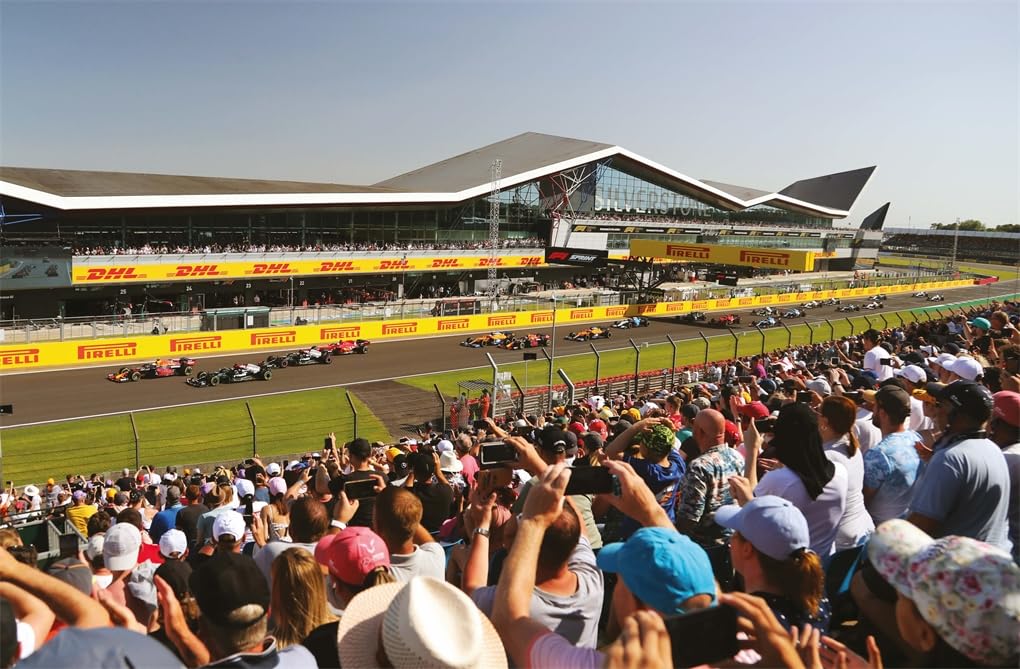 F1 Racing: The Ultimate Companion (75th Anniversary Edition) (Hardcover)