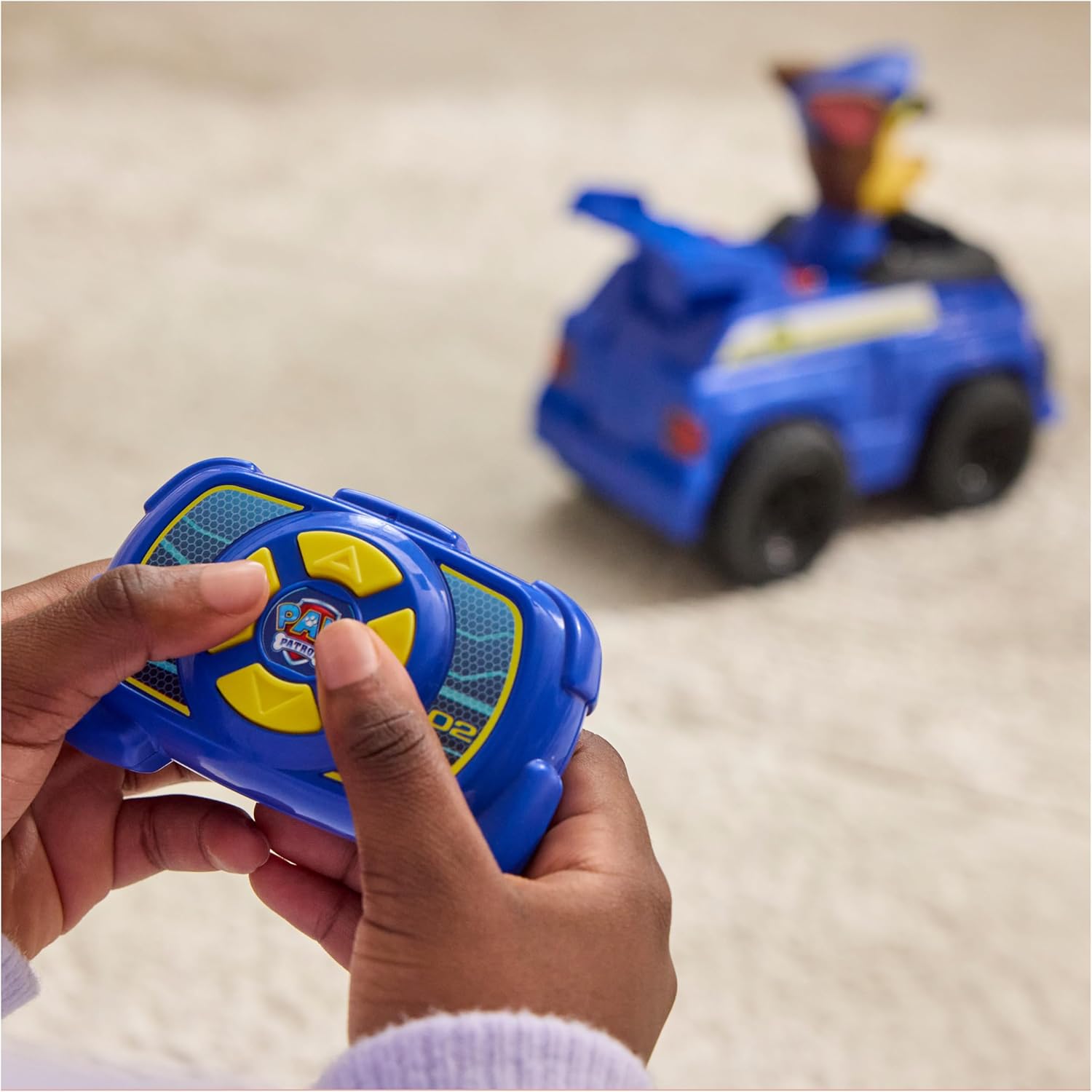 PAW PATROL CHASES REMOTE CONTROL POLICE CAR