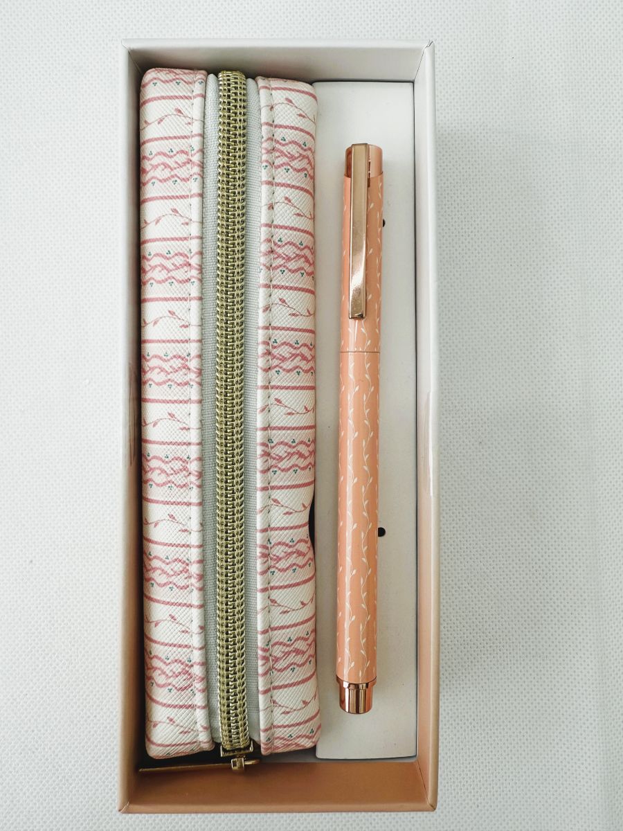 Stationery Set - Pencil Bag And Pen 024002