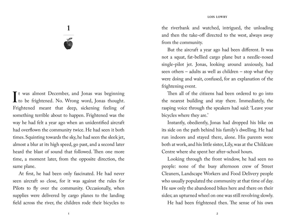 The Giver (Harpercollins Children's Classics) (Paperback)